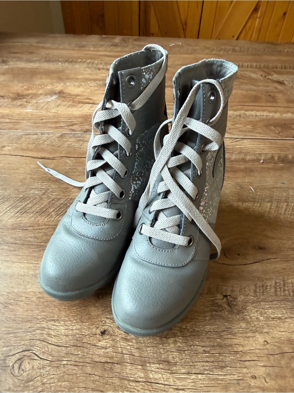 Sorel Kids Gray Lace-Up Ankle Boots with Sparkle Panels